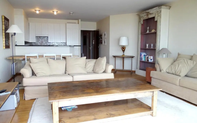 Seaside Comfort With Parking