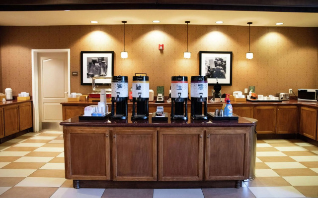 Hampton Inn & Suites Fresno