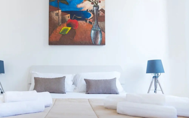 La Riviera apartment by Dimore in Sicily