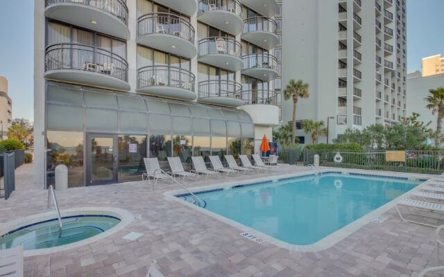 Oceanview condo Steps to the beach