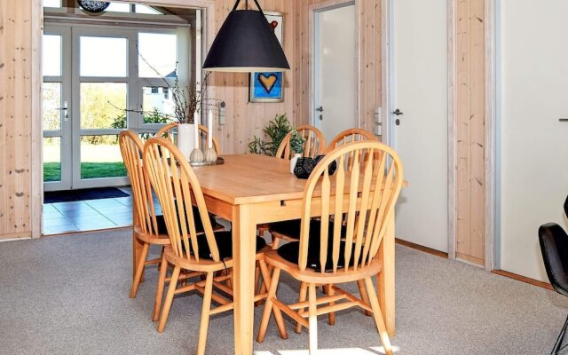 6 Person Holiday Home In Hemmet