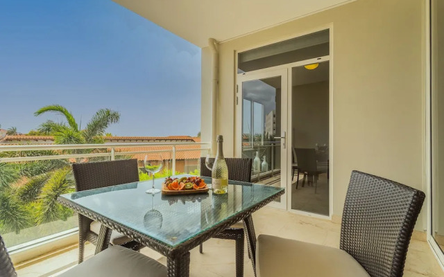 Lovely Condo at Eagle Beach! Great Views