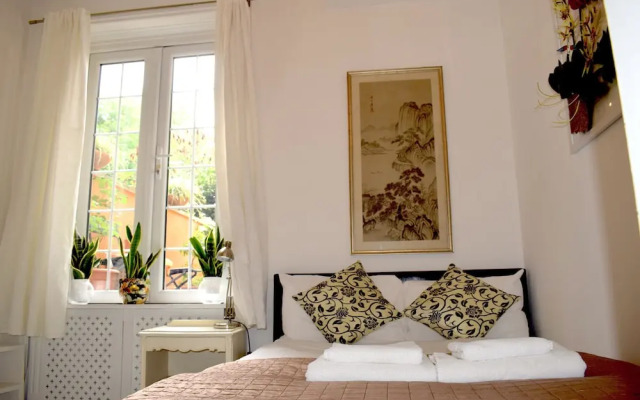 The Clapham Apartment With Private Patio