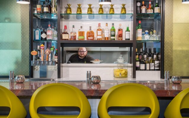 Staypineapple, Hotel FIVE, Downtown Seattle
