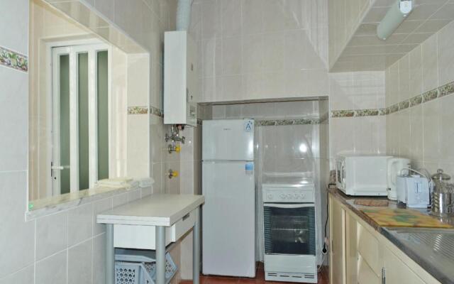 C01 - Blue Door City Apartment