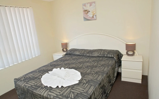 Chevron Palms Holiday Apartments by Gold Coast Premium
