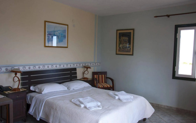 Irides Luxury Studios & Apartments