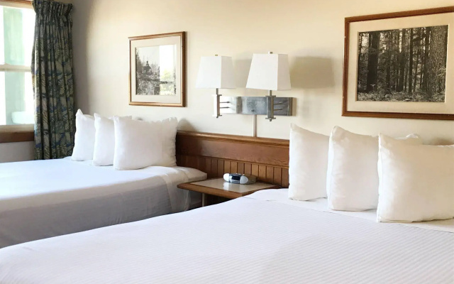 Canadian Princess Lodge & Marina