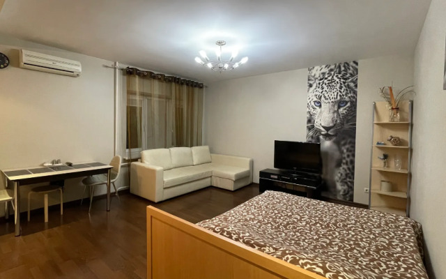 Апартаменты на проспекте Октября 128/3