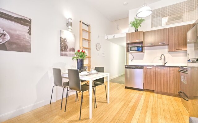 The Main 202 Central Modern Mezzanine Liv MTL