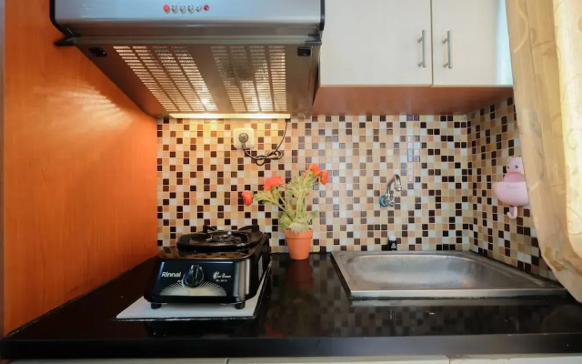 Comfy Studio Room Apartment at Kebagusan City