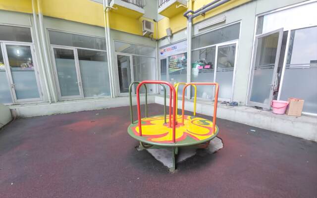 The Suites Metro By Homtel