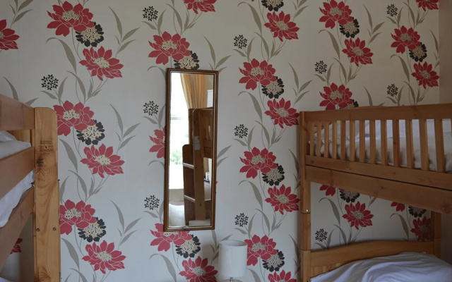 Torrs Hotel