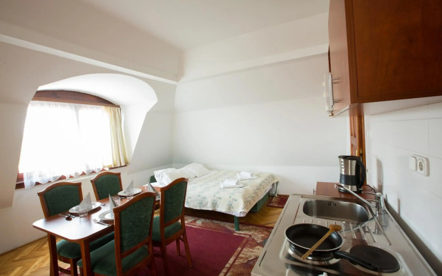 Helios Hotel Pension