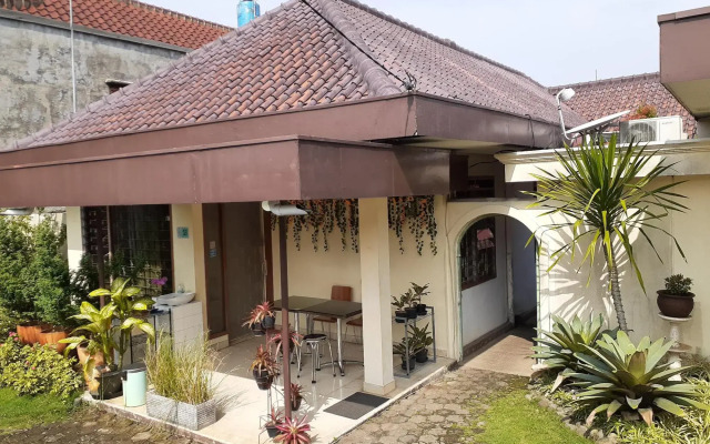Gio Guesthouse Bogor