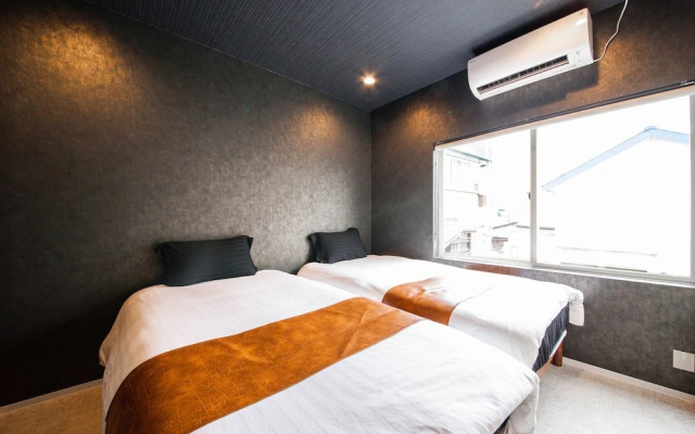 The Beehive Aioi