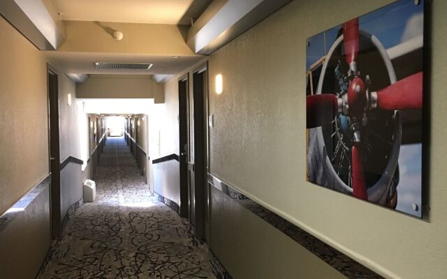 Clarion Inn Des Moines Airport