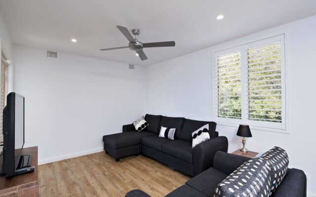 Shoal Bay Road, Del Rae, Unit 18, 25