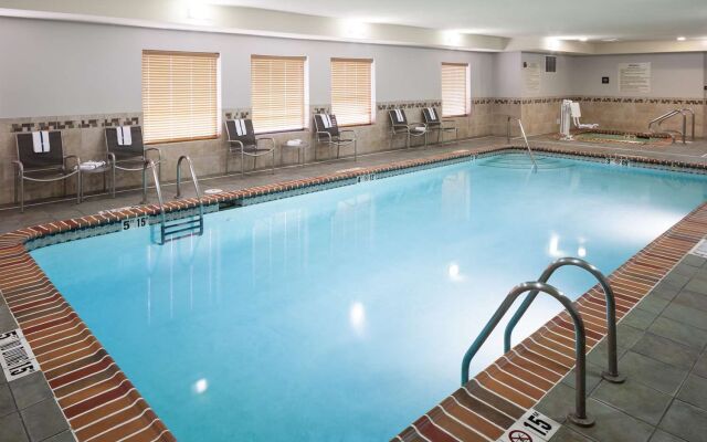 Hampton Inn & Suites Cedar Rapids - North