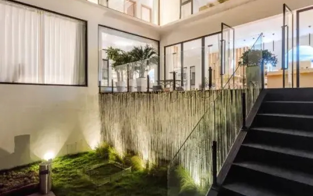 Dali li li wan xiang youth community hostel