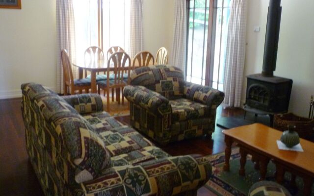 Whispering Pines Cottages