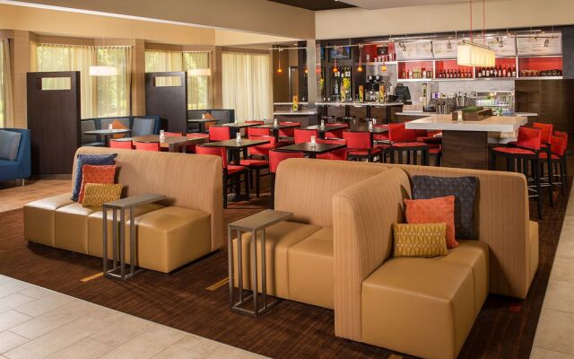 Courtyard Williamsburg Busch Gardens Area