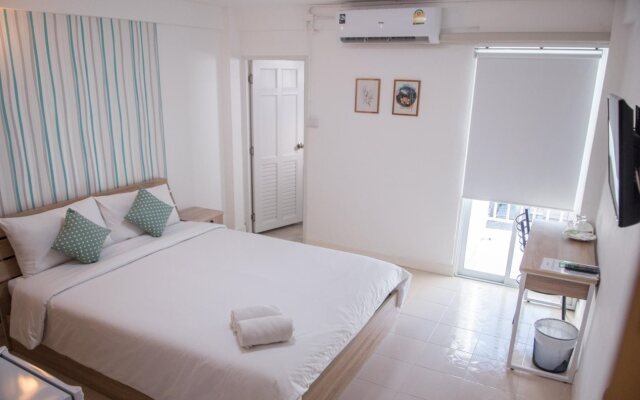Malizon Hotel & Residences