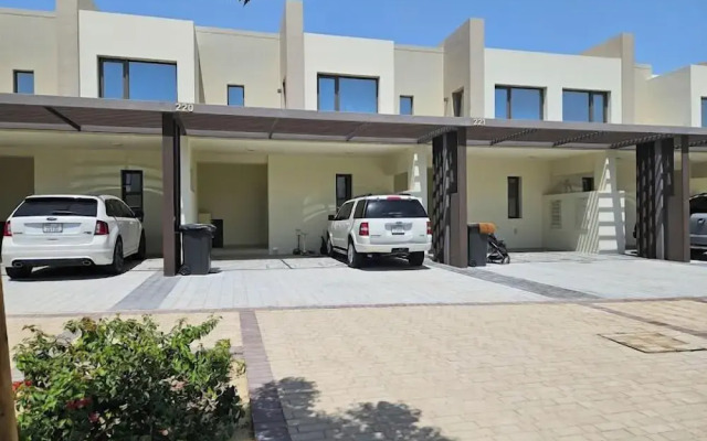 Spacious 3BHK Townhouse-Emaar South Golf