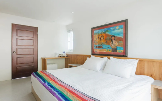 LowPressure restaurant & surf guesthouse