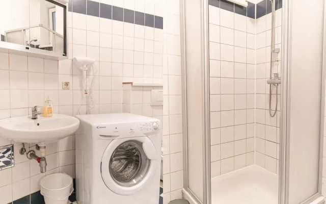 Basic 2BR Apt Near Westbahnhof