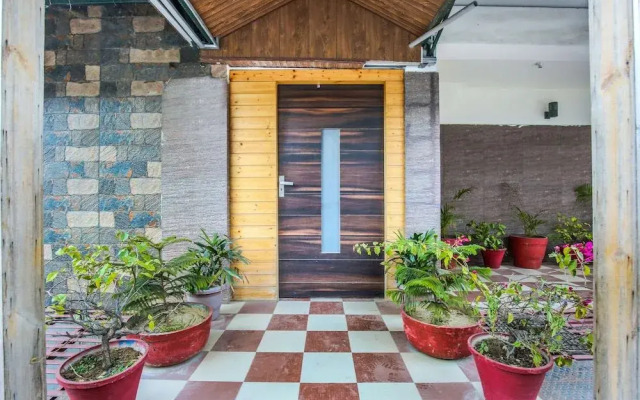OYO 12186 Home Bright 3BHK Kasauli