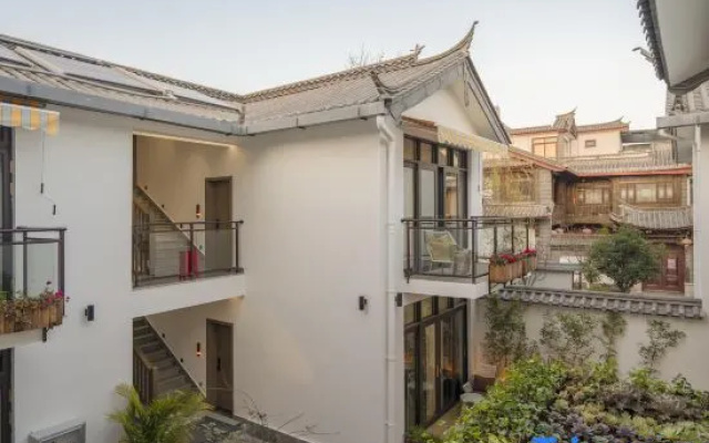 Floral Lux Hotel · living in another courtyard (Lijiang ancient city light luxury store) – Exterior – Lijiang