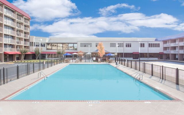Baymont by Wyndham Fayetteville Fort Bragg Area