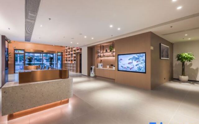 Starway Hotel (Ningbo Railway Station South Square)