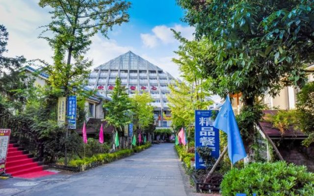 Seven-color Garden Resort (Fairy Mountain Tourist Reception Center)