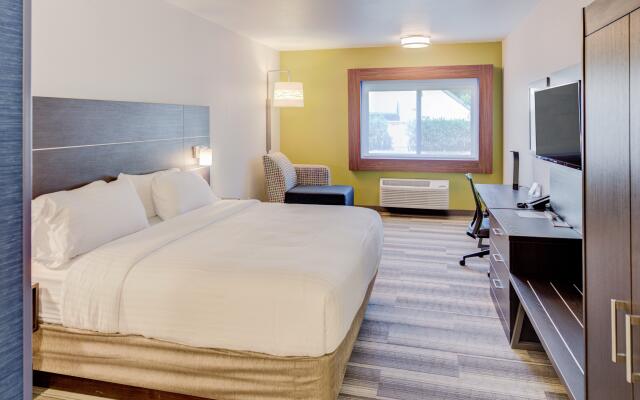 Holiday Inn Express Newberg - Wine Country by IHG