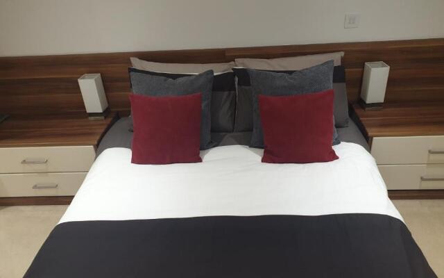 Hullidays - The Sawmill Suite