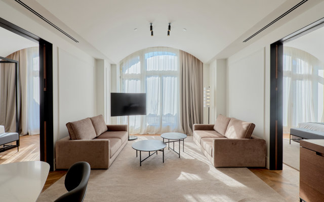 Kozmo Hotel Suites & Spa - Small Luxury Hotels of the World