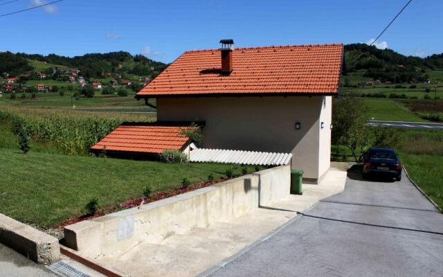 Holiday home Ema