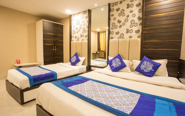 OYO 5253 Hotel Orange Lily