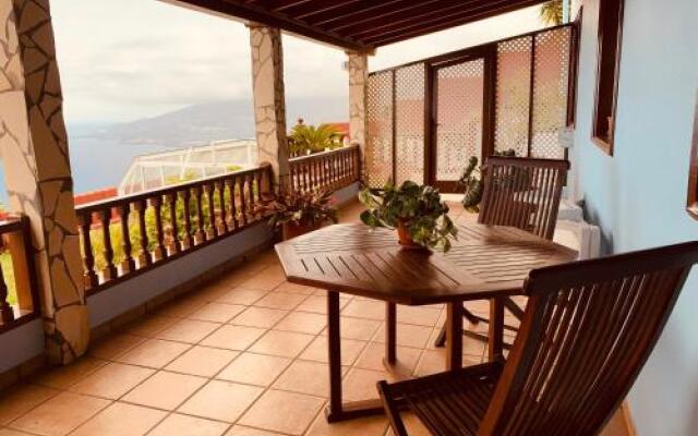 Apartamentos La Isla Encantada