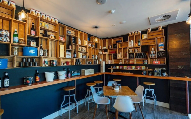 Blue Moon at Watson - Wifi - Gym - Pool - Cafe