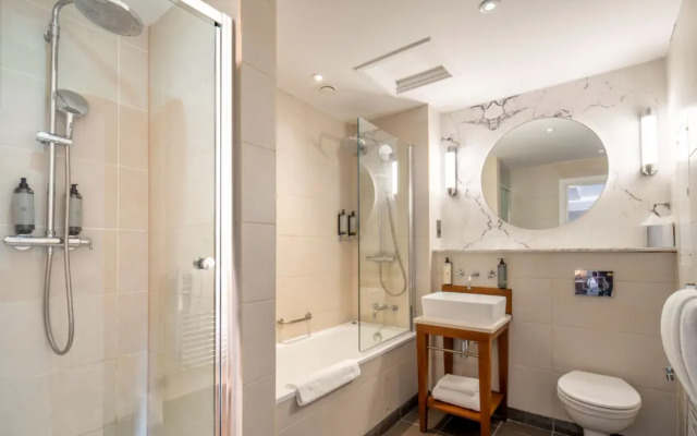 London Chigwell Prince Regent Hotel, BW Signature Collection