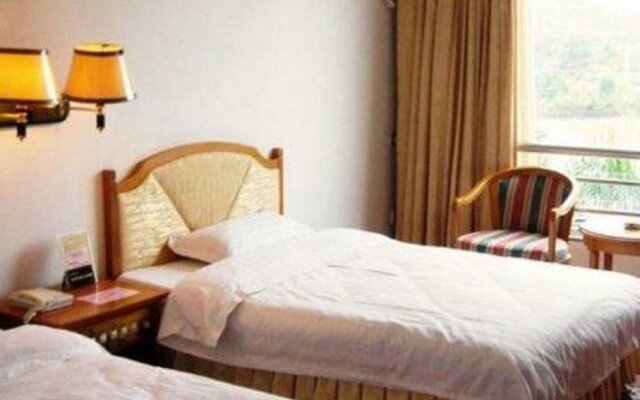 White Cloud Hot Spring Farm Stay – Guest Rooms – Qingyuan