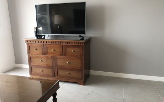 Deluxe 2bedr Apartment With Balcony