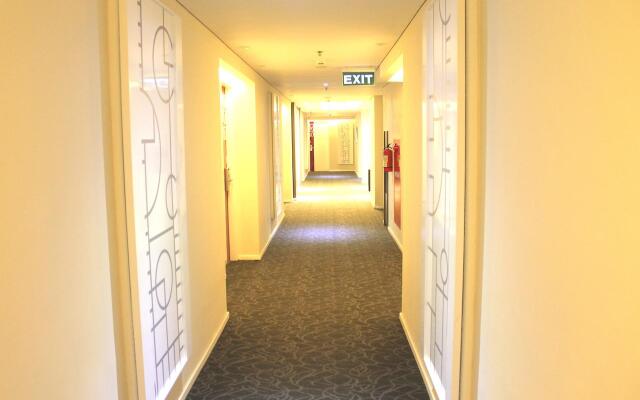 Brits Hotel Puri Indah