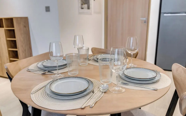 GLOBALSTAY. Azizi Riviera 40