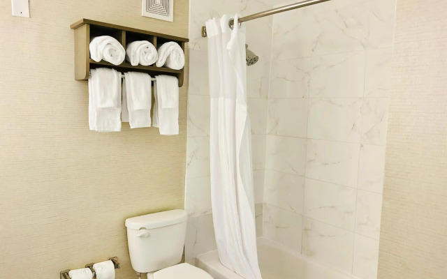 Surfbreak Virginia Beach Oceanfront, Ascend Hotel Collection