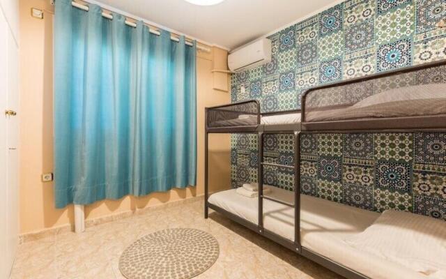 Sunny apartment with 2 bedrooms and Garden