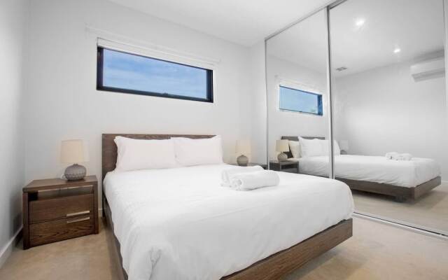Designer Taste 2BR Townhouse@hawthorn